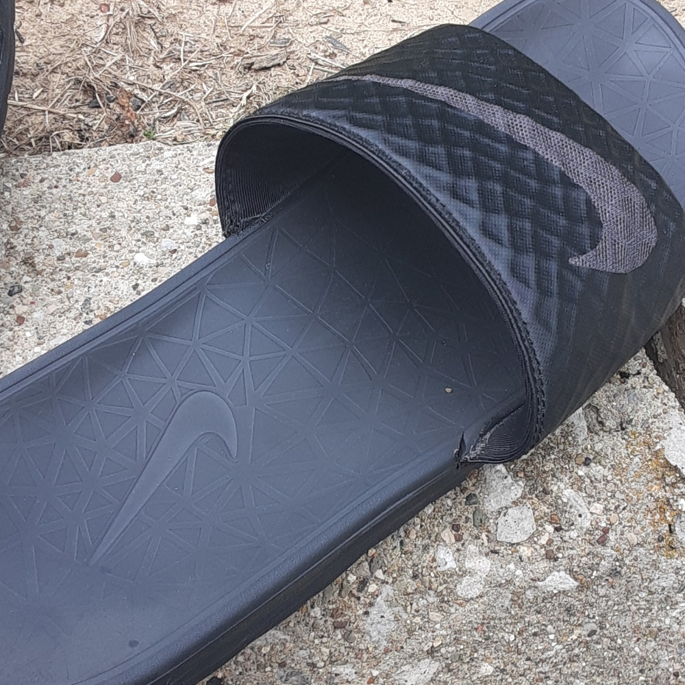 Mens Nike flops